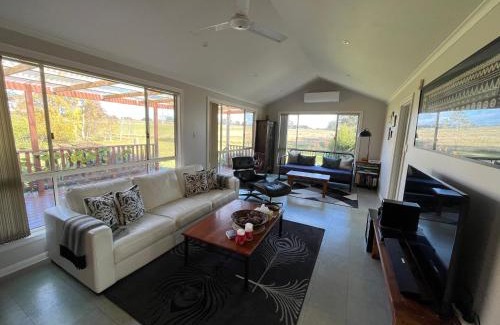 Trentham East House | Wombat Forest Country Retreat