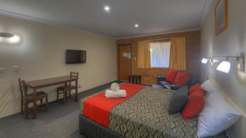 Wondai Hotel | Wondai Colonial Motel & Ivory's Restaurant
