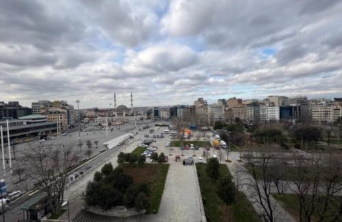 Gumussuyu Mahallesi Apartment | Wonder Homes- Luxury Flat with Taksim Square View Mete14