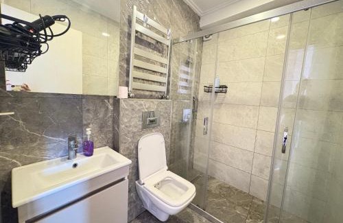 Gumussuyu Mahallesi Apartment | Wonder Homes- Luxury Flat with Taksim Square View Mete14