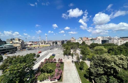 Gumussuyu Mahallesi Apartment | Wonder Homes- Luxury Flat with Taksim Square View Mete14