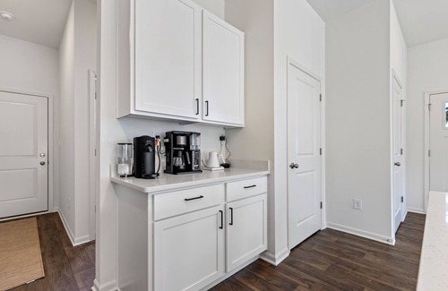Solon Mills Condo | Wonder Lake Elegance: Serene 2BR Townhome Retreat