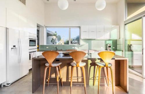 Yucca Valley House | Wonder Walls-Architect Designed Joshua Tree View