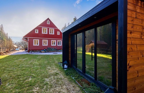 Pec pod Snezkou Villa | Wonderful private villa for 18 people with WIFI, TV, patio, pets allowed and parking