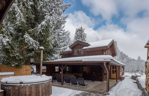 Dolni Branna House | Wonderful private villa for 8 guests with hot tub, WIFI, TV, terrace, pets allowed and parking