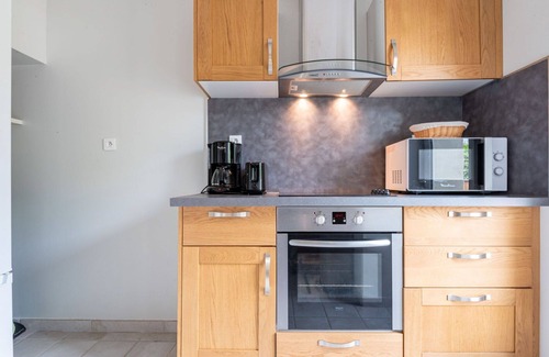Commes House | Wonderful private villa for 4 people with WIFI, TV, terrace, pets allowed and parking