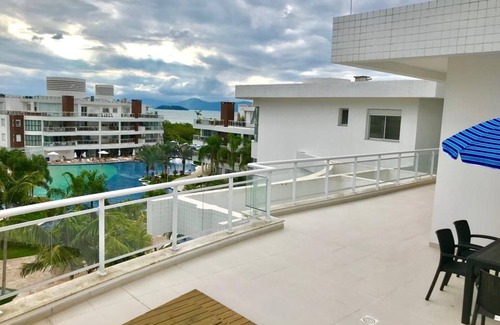 Ponta das Canas Apartment | Wonderful penthouse in the best resort condominium in Florianópolis
