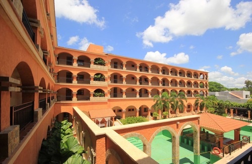 L Condo | Wonderful 2 Bedroom Condo In Front Of The Marina With A Beautiful Pool