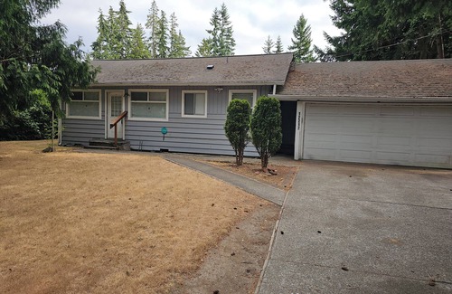 Silver Lake House | Wonderful 2-bedroom house in Everett