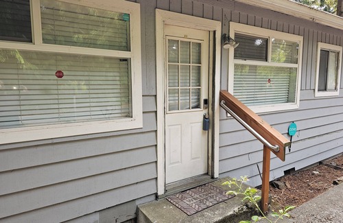 Silver Lake House | Wonderful 2-bedroom house in Everett