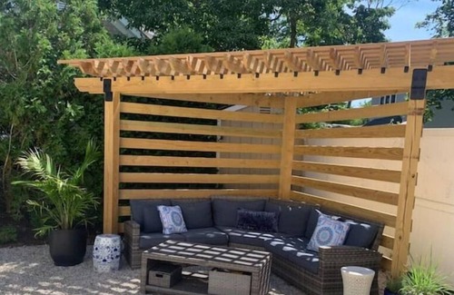 Cos Cob House | Wonderful 3 bd 2 ba with enclosed garden