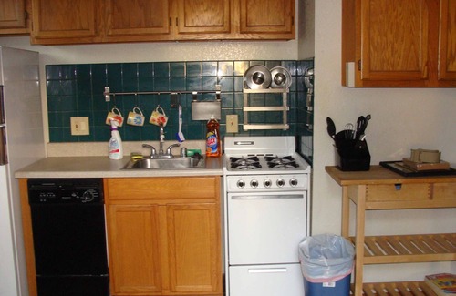 Temescal Apartment | Wonderful 3rd level 2 bed in heart of Oakland's popular Temescal. - walk to Bart