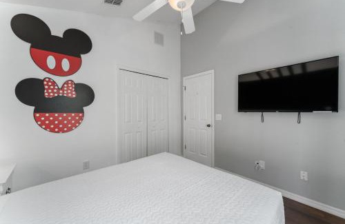 Crystal Cove House | Wonderful 4BD Home Toy Story and Mickey Room with Pool