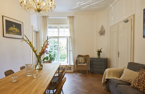 Morlbach Apartment | Wonderful 5-room flat with large eat-in kitchen in Mörlbach Castle