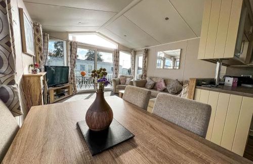 Scratby Other | Wonderful 6 Berth Caravan For Hire By A Stunning Norfolk Beach Ref 19006Sd