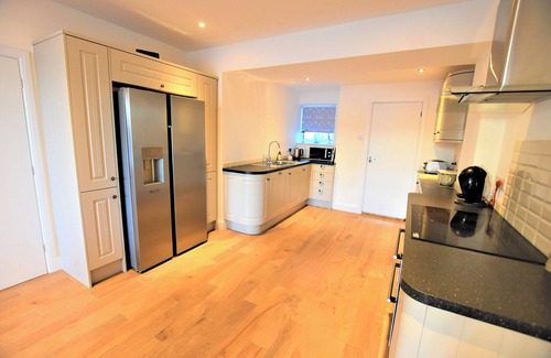 Aberdovey House | Wonderful 7 bedroom House in Aberdovey,sleeps up to 16, Pet Friendly with garden