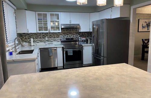 Barrie House | Wonderful and spacious townhome
