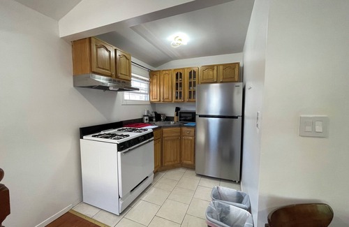 Queens Apartment | Wonderful apartment close to Airports and Hospitals.