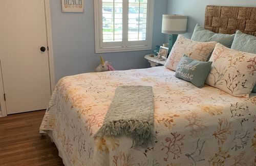 Atlantic Beach House | Wonderful Atlantic Beach home within walking distance to beach and town center!