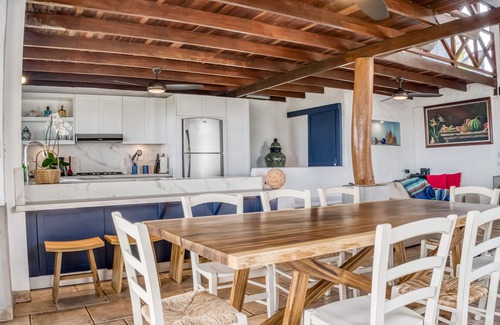 Cerro Plano House | Wonderful beachfront property with pool, patio, & beach gear - snowbirds welcome