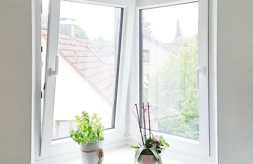 Gartenstadt Trudering Apartment | Wonderful bird's nest in the forest near the city and exhibition center Munich
