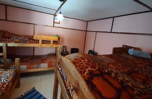 El Chalten Cabin | Wonderful Cabin With Mountain Views, Ideal for a Group of Friends!