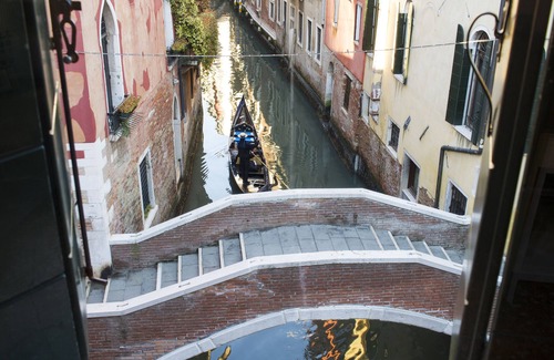 Castello Apartment | WONDERFUL CANAL VIEW, RELAXING TERRACE, CITY CENTER, FREE WIFI, CONDITIONING AIR