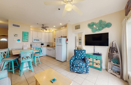 Hatteras Condo | Wonderful ceanfront condo with ocean views, pool, & central AC