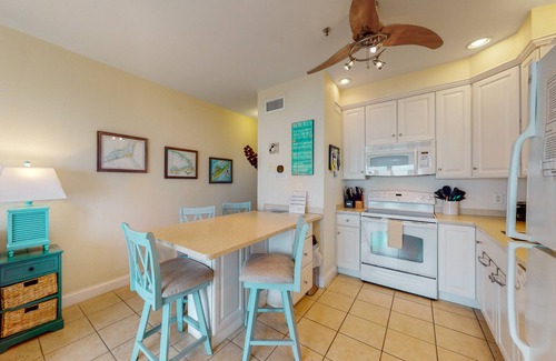 Hatteras Condo | Wonderful ceanfront condo with ocean views, pool, & central AC
