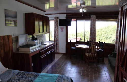 San Isidro Bed & Breakfast | Wonderful climate at 4000ft. Great views of the entire Central Valley!