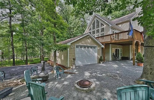 Lackawaxen Ski Chalet | Wonderful cozy 3-bedroom perfect family retreat