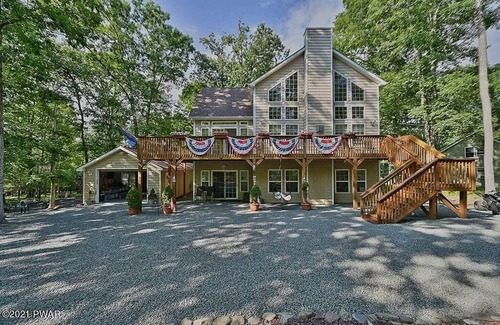 Lackawaxen Ski Chalet | Wonderful cozy 3-bedroom perfect family retreat