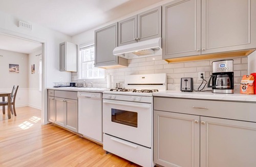 Tuckahoe House | Wonderful, cozy fully furnished home! Large, private back yard!