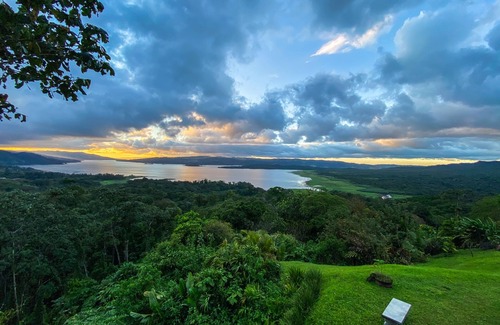 La Fortuna Apartment | Wonderful apartment with views of the Arenal Volcano and Lake Arenal.