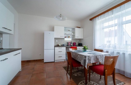 Kolin 2 House | Wonderful private villa for 5 people with WIFI, TV, terrace, pets allowed and parking