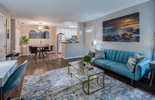 Rocklin Apartment | Wonderful Designer Apartment Home with King Bed