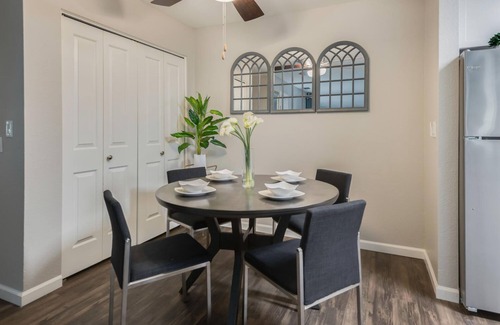 Rocklin Apartment | Wonderful Designer Apartment Home with King Bed