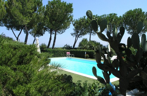 Citta Sant'Angelo Villa | Wonderful detached villa with garden and pool - 90 minutes from Rome