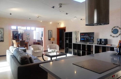 Playa Blanca Villa | Wonderful detached villa:private solar heated pool, Game room, Basket-ball,
