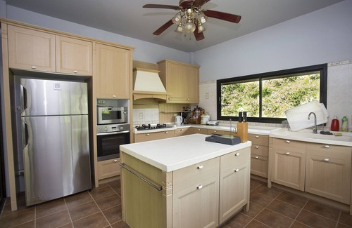 Hua Thanon Villa | Wonderful Family Garden Villa, very close to the beach, private and spacious.