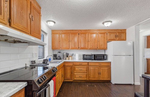 Sunridge Estates House | WONDERFUL Family Home w/Scenic Views