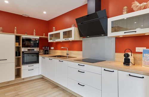 Creances House | Wonderful villa for 4 people with WIFI, TV, terrace, pets allowed and parking