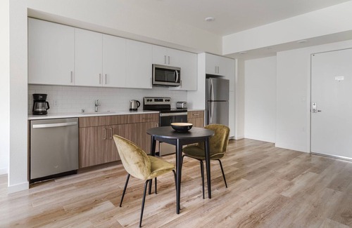 Hayward Apartment | Wonderful Hayward 1BR w/Heated Pool, near Shops & Dining, by Blueground