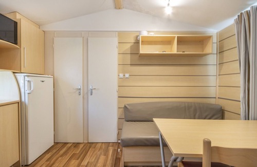 Alos de Balaguer House | Wonderful Holiday Home Móvil Pequeña 1