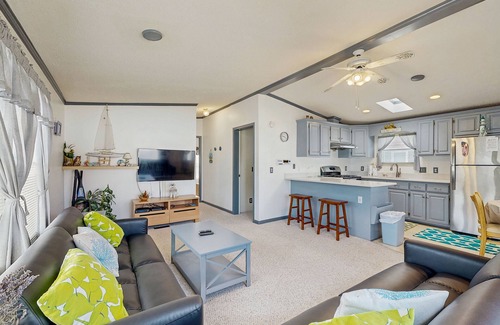 Assateague Pointe House | Wonderful Home w/Enclosed Backyard, Private Washer & Dryer + Shared Pool