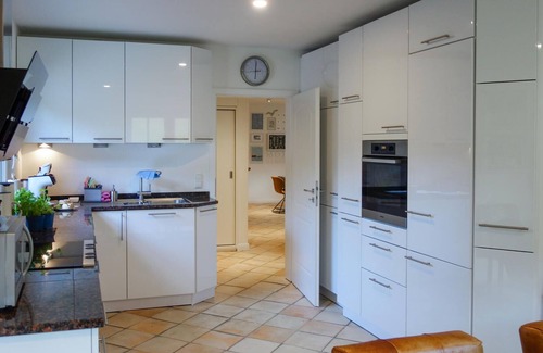 Rosengarten House | Wonderful, idyllically located cottage with hot tub and views of the countryside.