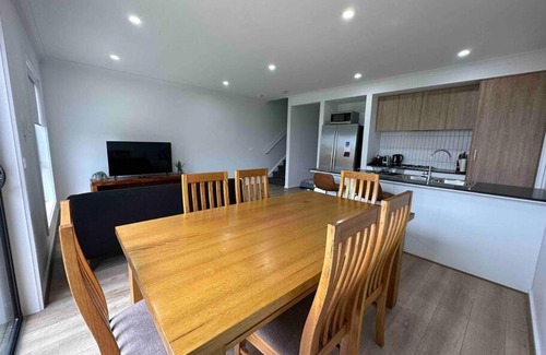 Wyndham Vale House | Wonderful Jubilee Estate House