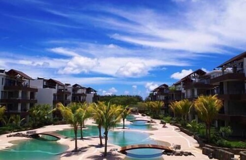 Mont Choisy Apartment | Wonderful Mont Choisy flat, huge lagoon pool