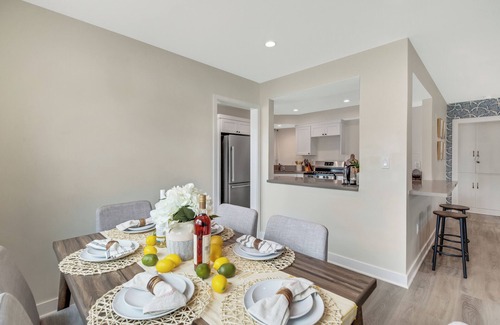 Seal Beach House | Wonderful Naples Beauty cottage 2 mins 2 the sand