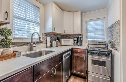 Old Village House | Wonderful Old Village Bungalow in the heart of Mount Pleasant